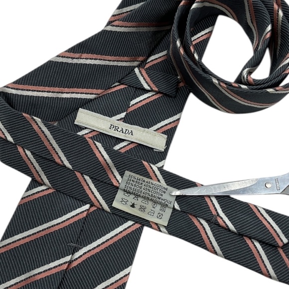 PRADA Gray/Pink Striped Silk LUXURY Tie ITALY - Picture 3 of 5